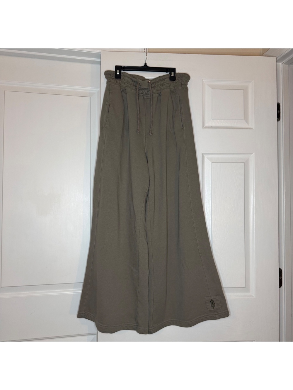 Free People Movement Olive Army Green Wide Leg Sweatpants Pockets Women’s L